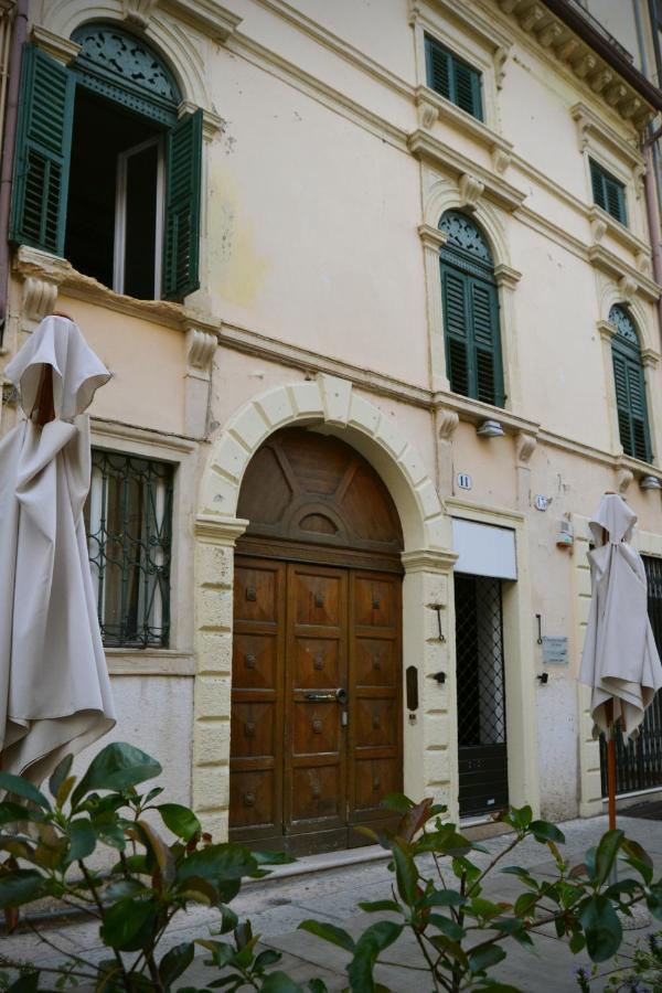 Gabrielli Rooms Et Apartments Sant Antonio Alloggio 4 M0230914084 Verona Exterior photo
