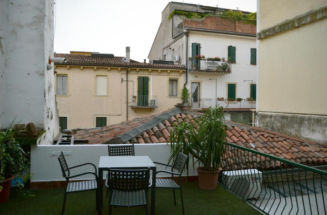 Gabrielli Rooms Et Apartments Sant Antonio Alloggio 4 M0230914084 Verona Exterior photo